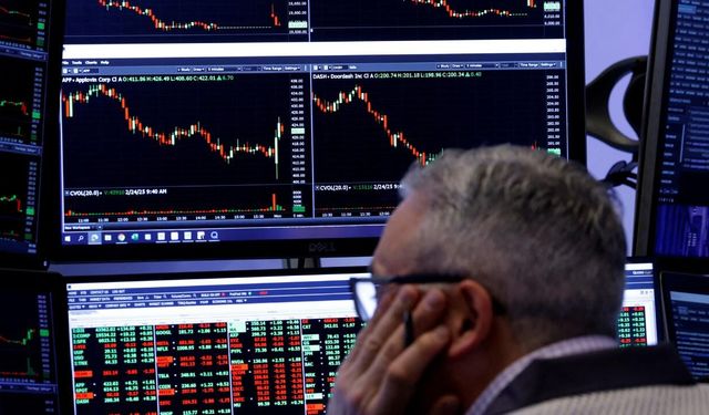 New York borsası Trump'ın İran'a yönelik açıklamaları sonrası düşüşle açıldı