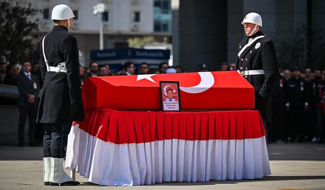 Kazada şehit olan polisimiz için tören düzenlendi