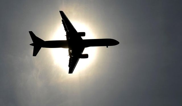 Bahreyn 40 günün ardından hava sahasını uçuşlara açtı