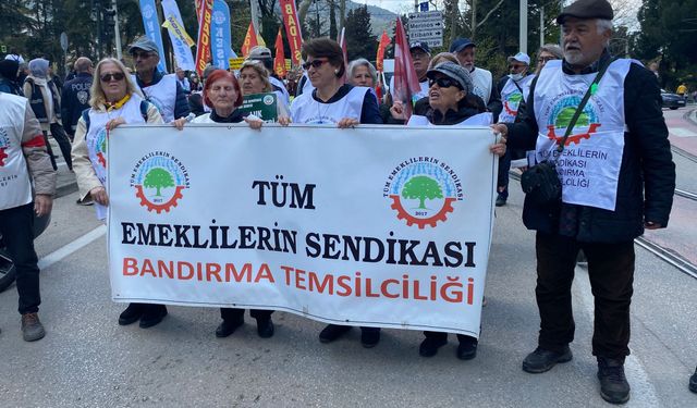 Emekliler Bursa'da alanları doldurdu