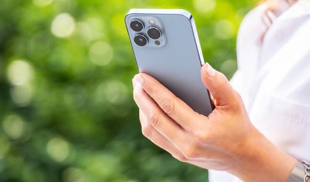 iPhone'lara zam geldi!