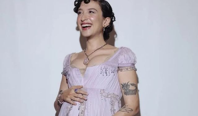 Melike Şahin anne olmak için gün sayıyor!