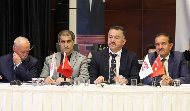 Sivasspor yönetimi, aday çıkmayınca divanda kaldı
