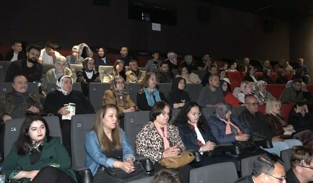 Bursa’da ‘Çatlı’ filmi galasına yoğun ilgi