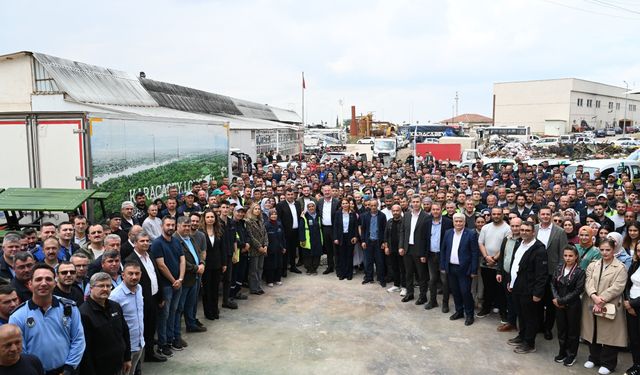 Karacabey Belediyesi personeli bayramlaştı