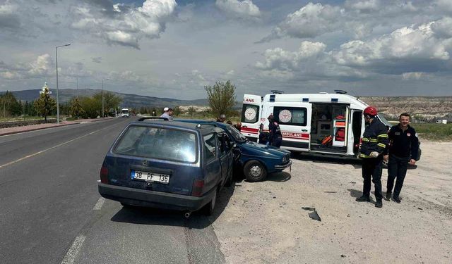 4 kişinin yaralandığı kaza güvenlik kameralarına yansıdı