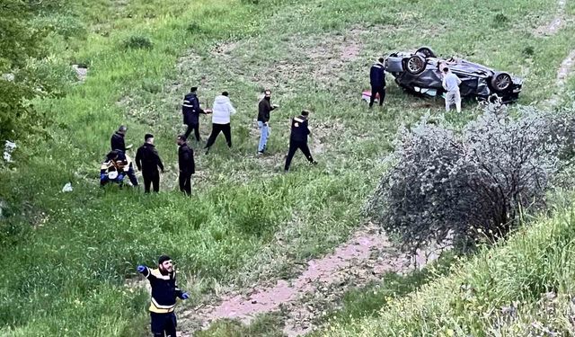 Adıyaman'da otomobil tarlaya uçtu: 4 yaralı