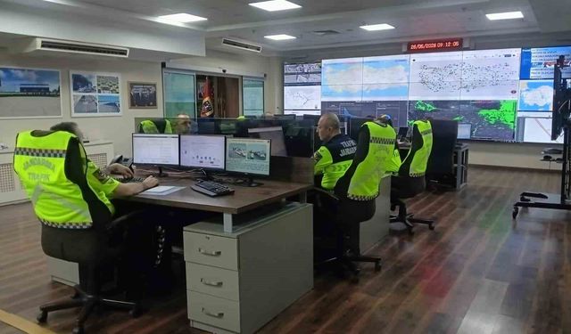Ankara'da jandarmadan bayram öncesi hava destekli trafik denetimi