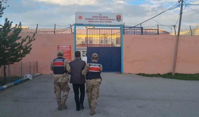 Aranan şahıslar Jandarmadan kaçamadı