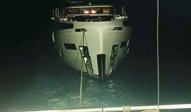 Çanakkale'de sürüklenen teknedeki 4 kişi kurtarıldı