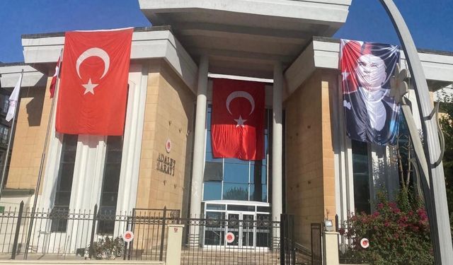 Cizre'de kargo aracı ile gümrük kaçağı mal sevkiyatına polis engeli: 2 tutuklama