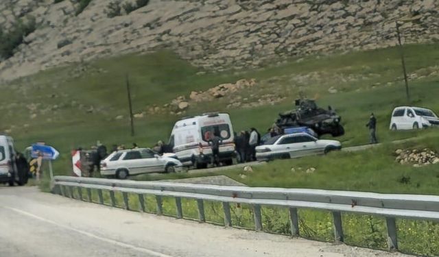 Diyarbakır'da mezuniyet kutlamasına giden öğrenciler kaza yaptı: 6 yaralı
