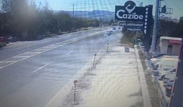 Elazığ'da 5 kişinin yaralandığı trafik kazası, güvenlik kamerasına yansıdı