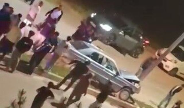Elazığ'da otomobil aydınlatma direğine çarptı: 1 yaralı