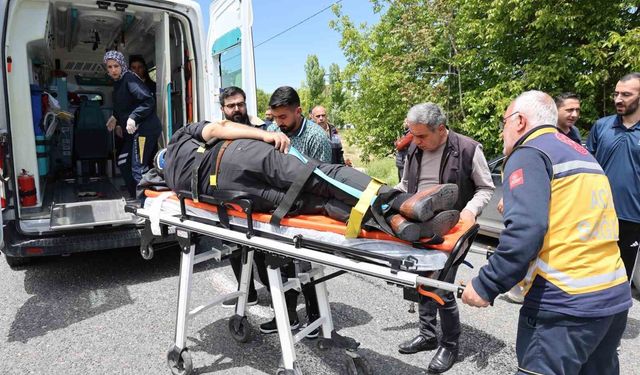 Elazığ'da trafik kazası: 2'si çocuk 5 yaralı
