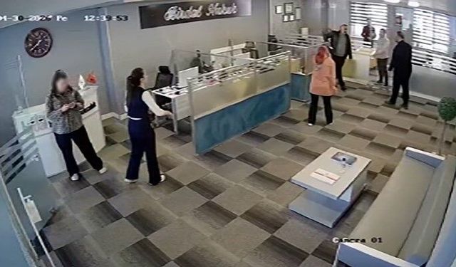 Erzurum'da avukata yapılan bıçaklı saldırının dehşet dolu anları