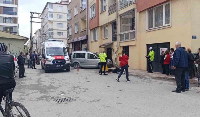Eskişehir'de araç yayalara çarptı: 2'si ağır 3 yaralı