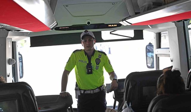 İzmir Emniyeti'nden bayram mesaisi: Tedbirler en üst seviyeye çıkarıldı