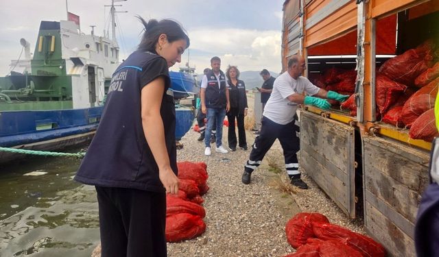 İzmir'de ağır darbe