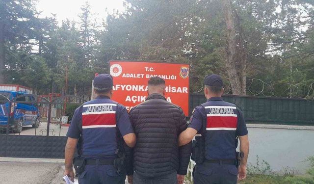 Jandarma çeşitli suçlardan aranan 10 kişiyi yakaladı