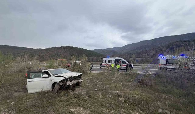 Kastamonu'da su kanalına düşen otomobildeki 4 kişi yaralandı