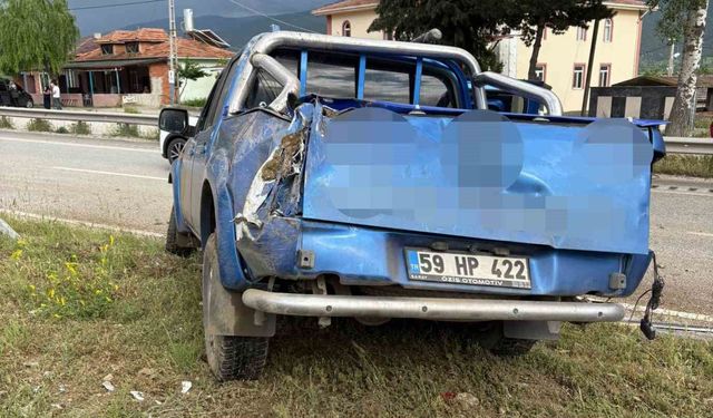 Kastamonu'da yoldan çıkan kamyonet takla attı: 4 yaralı