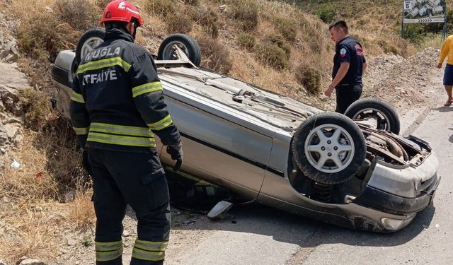 Kontrolden çıkan araç devrildi