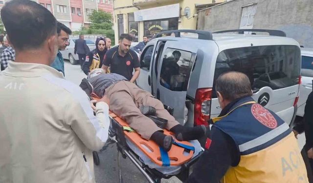 Kütahya'da direksiyon başında rahatsızlanan sürücü kaza yaptı