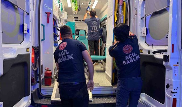 Motosiklet tarlaya yuvarlandı: 2 yaralı