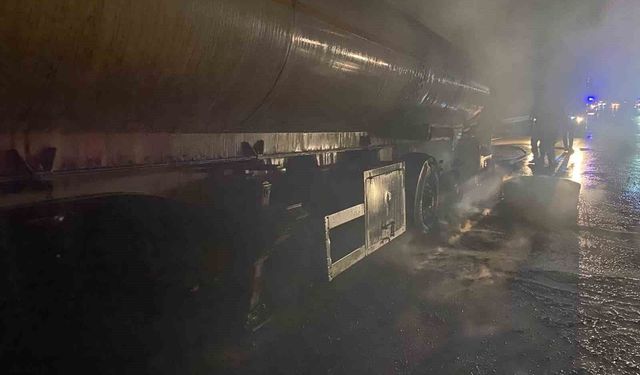 Seyir halindeki tanker alevlere teslim oldu