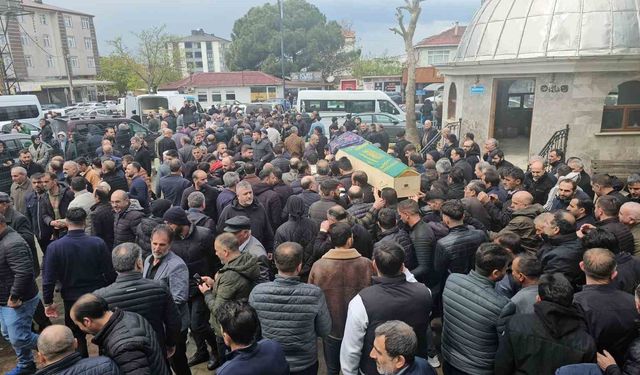 Otobüs kazasında hayatını kaybeden Elif, Tekirdağ'da defnedildi