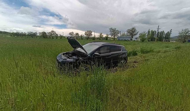Sivas'ta trafik kazası: 1'i çocuk 3 yaralı