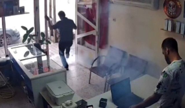 Tamir edilen cep telefonunun bataryası patladı