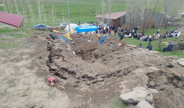 Tekman'da ahır çöktü; 1 ölü