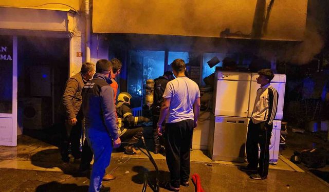 Zonguldak'ta iş yeri çıkan yangında kullanılmaz hale geldi