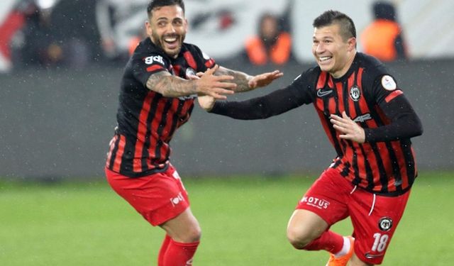 Bodrum'u deviren Çorum FK, Esenler Erokspor'un finaldeki rakibi oldu