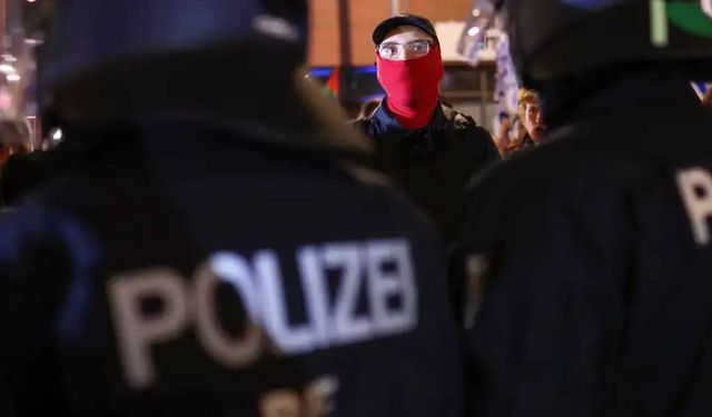 Almanya'da özgürlük "sınırlı" kategoriye geriledi