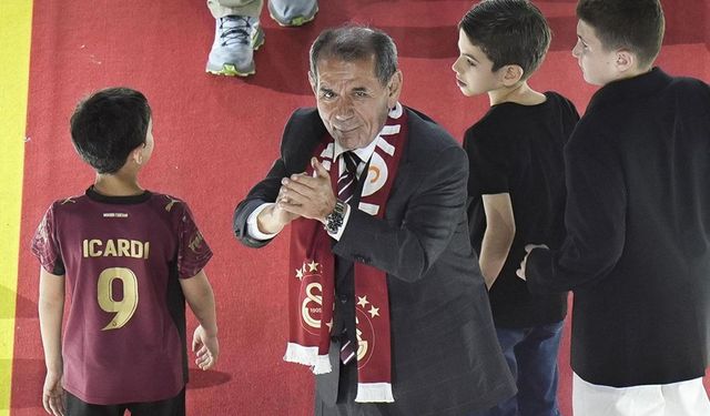 Galatasaray'ın şampiyonluk kutlamalarında Erden Timur sürprizi