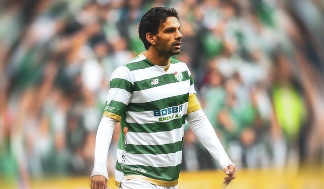 Bursaspor'da Muhammet Demir ile yollar ayrıldı