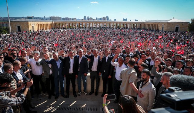 Özgür Özel’den dikkat çeken paylaşım