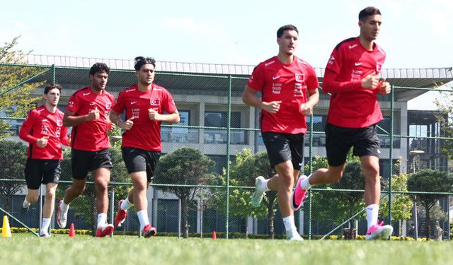 Milli takımda Montella futbolcuları testten geçirdi