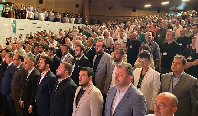 Bursaspor’da tarihi genel kurul: “2.7 milyar liralık yük kulübün sırtından kalktı”