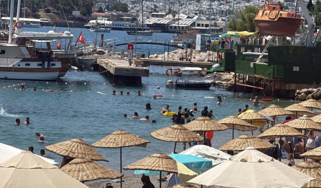 Güneşi gören plajlara akın etti