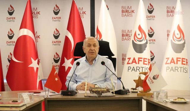Ümit Özdağ, ekonomi kurmaylarını topladı