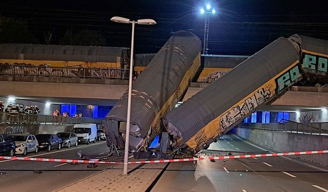 Feci kaza! yük trenleri çarpıştı