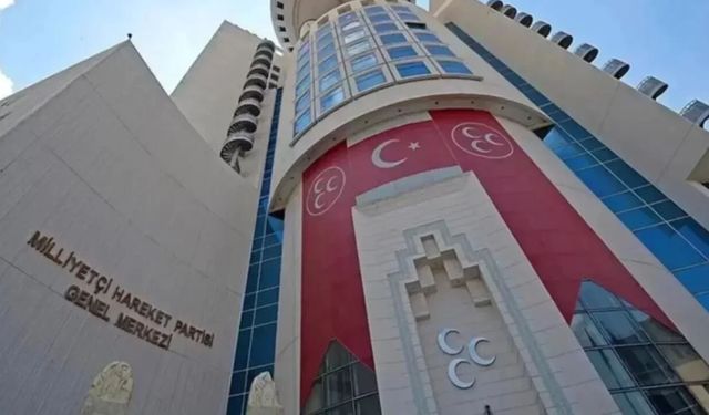 MHP'de 2 ilçe başkanı görevinden istifa etti