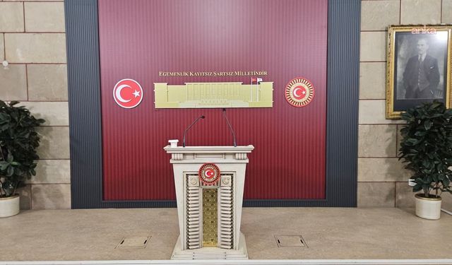 TBMM'de basın toplantıları için kullanılan salonda düzenleme