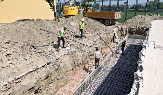Yıldırım'da 4 mevsim yüzme keyfi