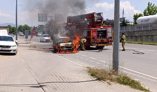Bursa'da  sürücü son anda ölümden döndü