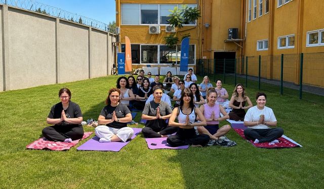 Bursa'da Çalışanlar yoga ile mola verdi